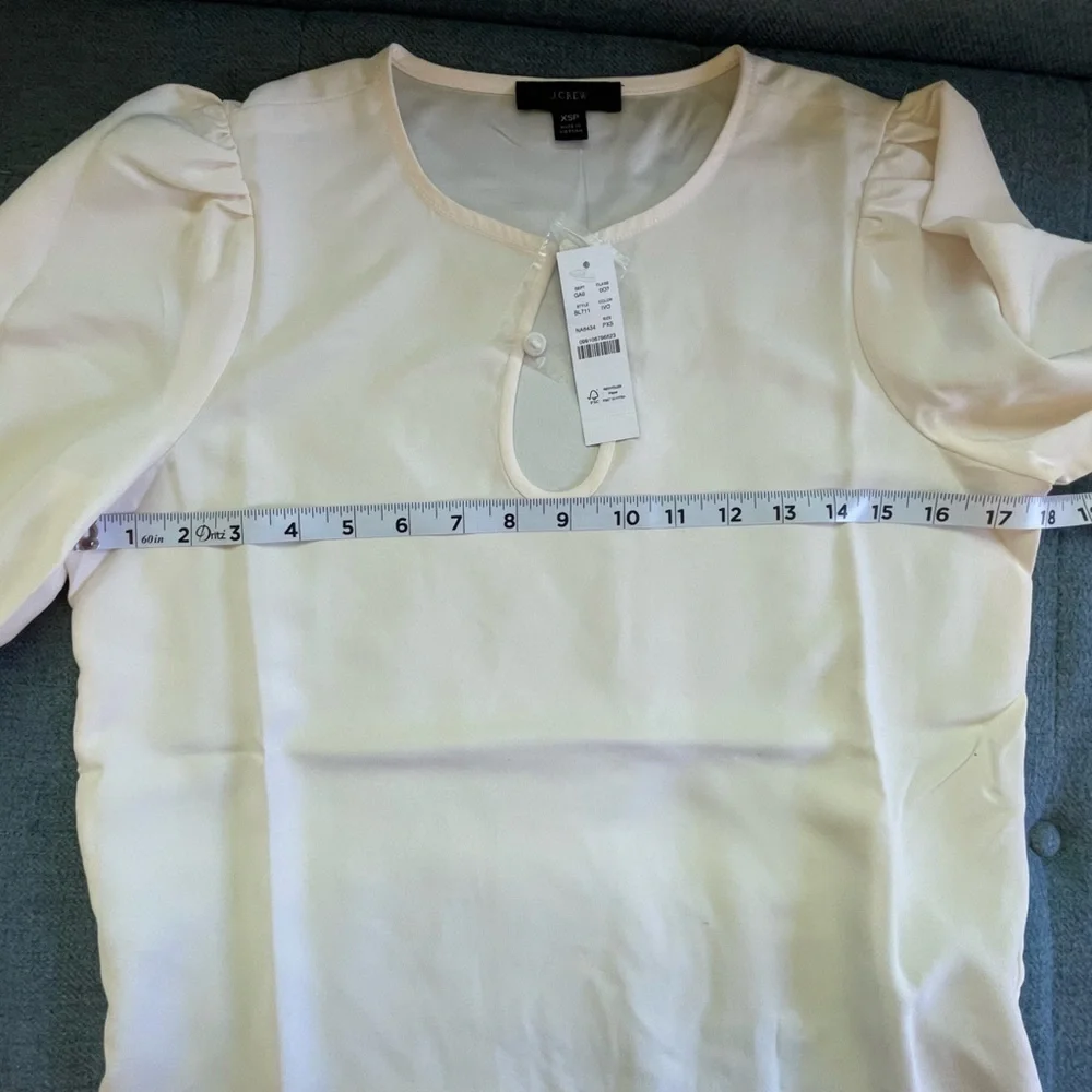J.Crew Puff Sleeve Satin Back Crepe Keyhole Top Blouse Cream Size XSP